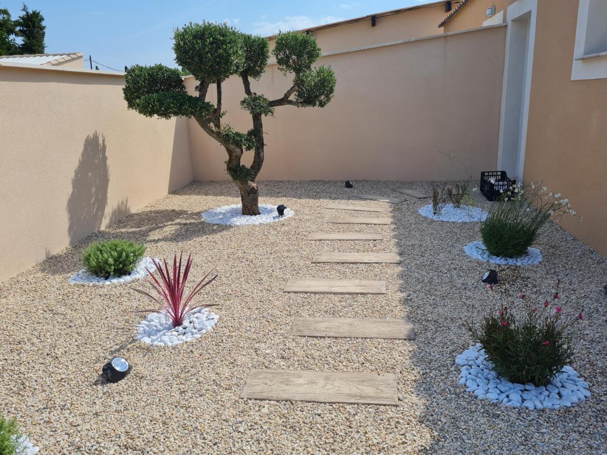 Paquerette Villa อาร์ลส์ ภายนอก รูปภาพ